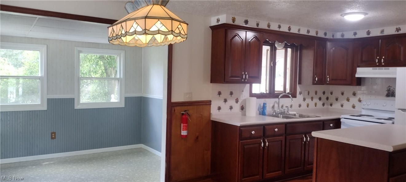 Sitting room off of kitchen