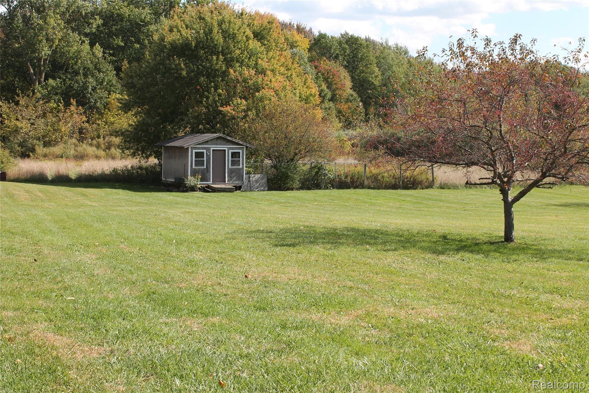 5705 South Bull Run Road Gregory, MI 48137 - Photo 24 of 25 IMG_1074.JPG