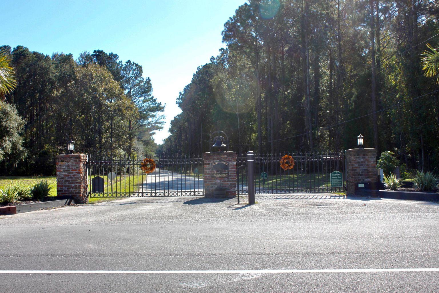 11 Lord Proprietors Road Meggett, SC 29449 - Photo 2 of 12 20201118164240501608000000-o