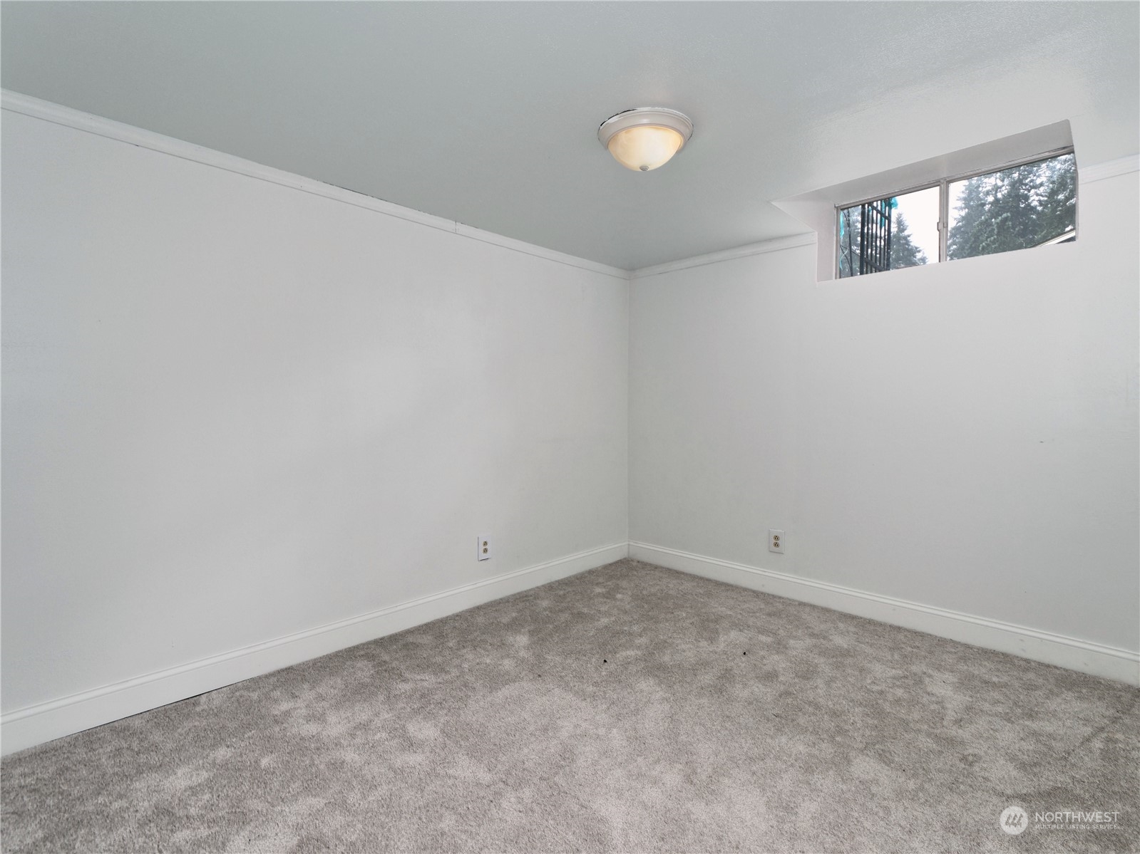 11261 145th Avenue Southeast Renton, WA 98059 - Photo 21 of 26 a view of room