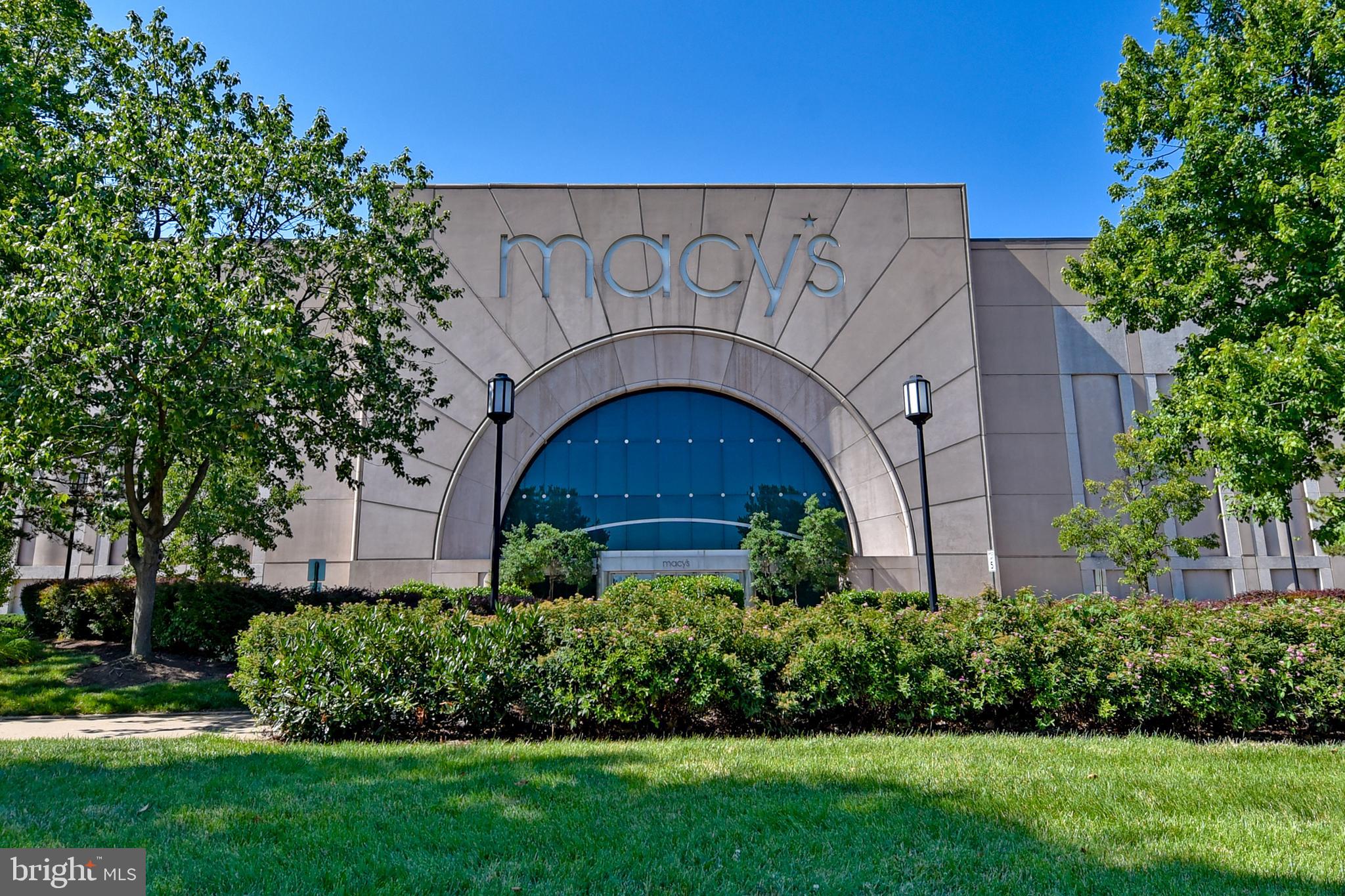 1101 South Arlington Ridge Road, Unit 903 Arlington, VA 22202 - Photo 47 of 66 Nearby Fashion Centre at Pentagon City Mall