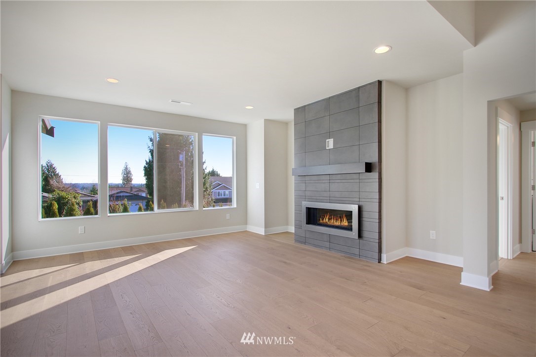 6133 Northeast 2nd Street Renton, WA 98059 - Photo 11 of 25 Gallery Image 11