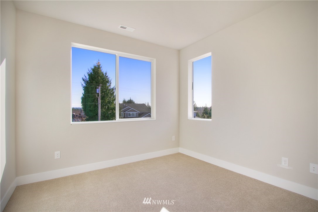 6133 Northeast 2nd Street Renton, WA 98059 - Photo 21 of 25 Gallery Image 21