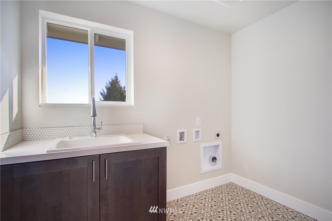 6133 Northeast 2nd Street Renton, WA 98059 - Photo 23 of 25 Gallery Image 23