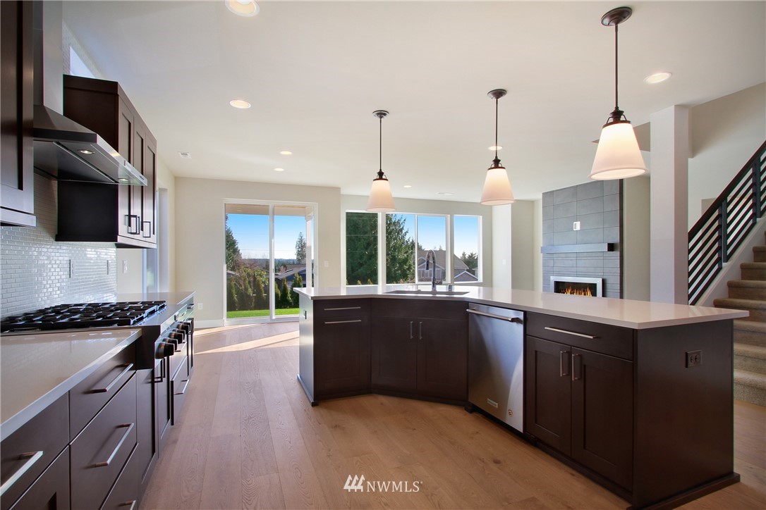 6133 Northeast 2nd Street Renton, WA 98059 - Photo 5 of 25 Gallery Image 5