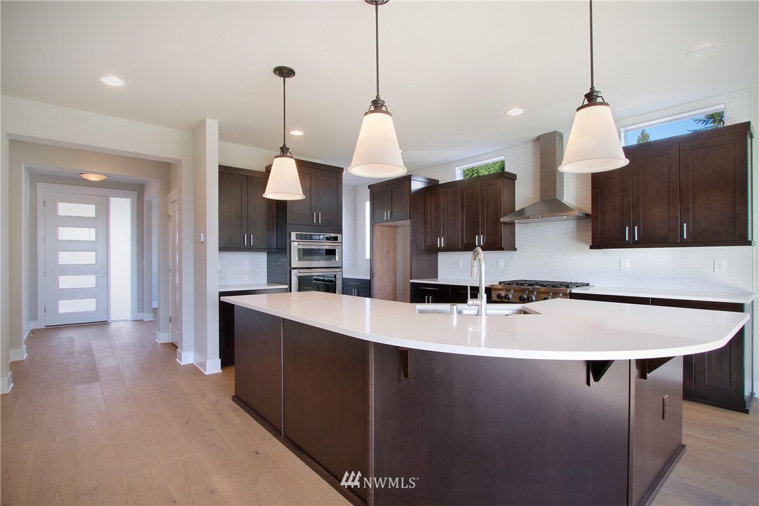 6133 Northeast 2nd Street Renton, WA 98059 - Photo 6 of 25 Gallery Image 6