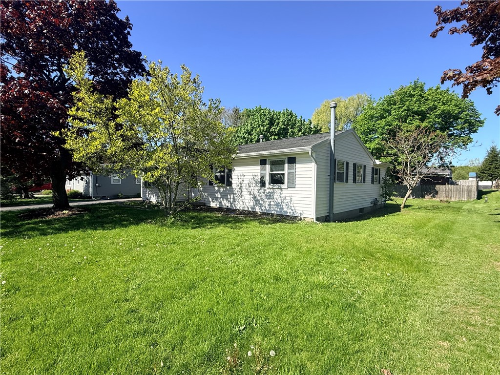 12 Gannett Road Farmington, NY 14425 - Photo 4 of 27