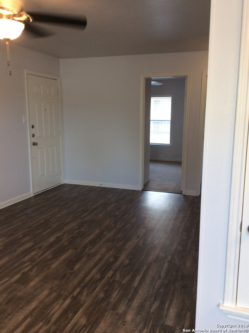 10551 Starcrest Drive, Unit TOP RIGHT SIDE San Antonio, TX 78217 - Photo 5 of 7