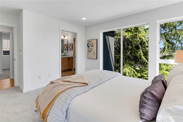 $1,043,000 | 627 West Emerson Street, Seattle, WA 98119