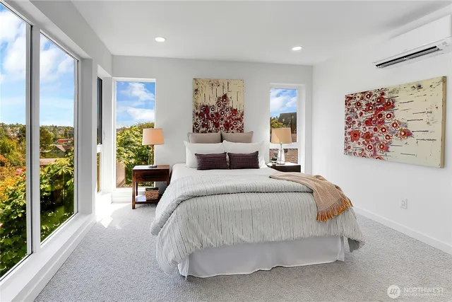 $1,043,000 | 627 West Emerson Street, Seattle, WA 98119