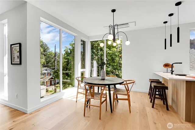 $1,043,000 | 627 West Emerson Street, Seattle, WA 98119