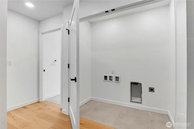 $1,043,000 | 627 West Emerson Street, Seattle, WA 98119