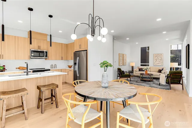 $1,043,000 | 627 West Emerson Street, Seattle, WA 98119