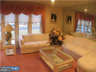 121 Hempstead Road Hamilton, NJ 08610 - Photo 2 of 9 Living Room