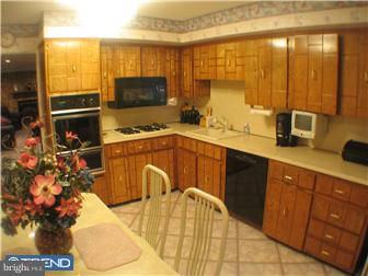 121 Hempstead Road Hamilton, NJ 08610 - Photo 3 of 9 Kitchen