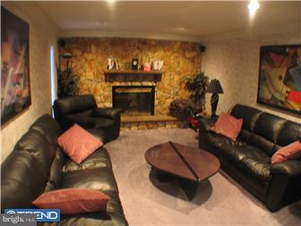 121 Hempstead Road Hamilton, NJ 08610 - Photo 5 of 9 Family Room
