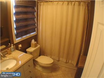 121 Hempstead Road Hamilton, NJ 08610 - Photo 7 of 9 Bathroom