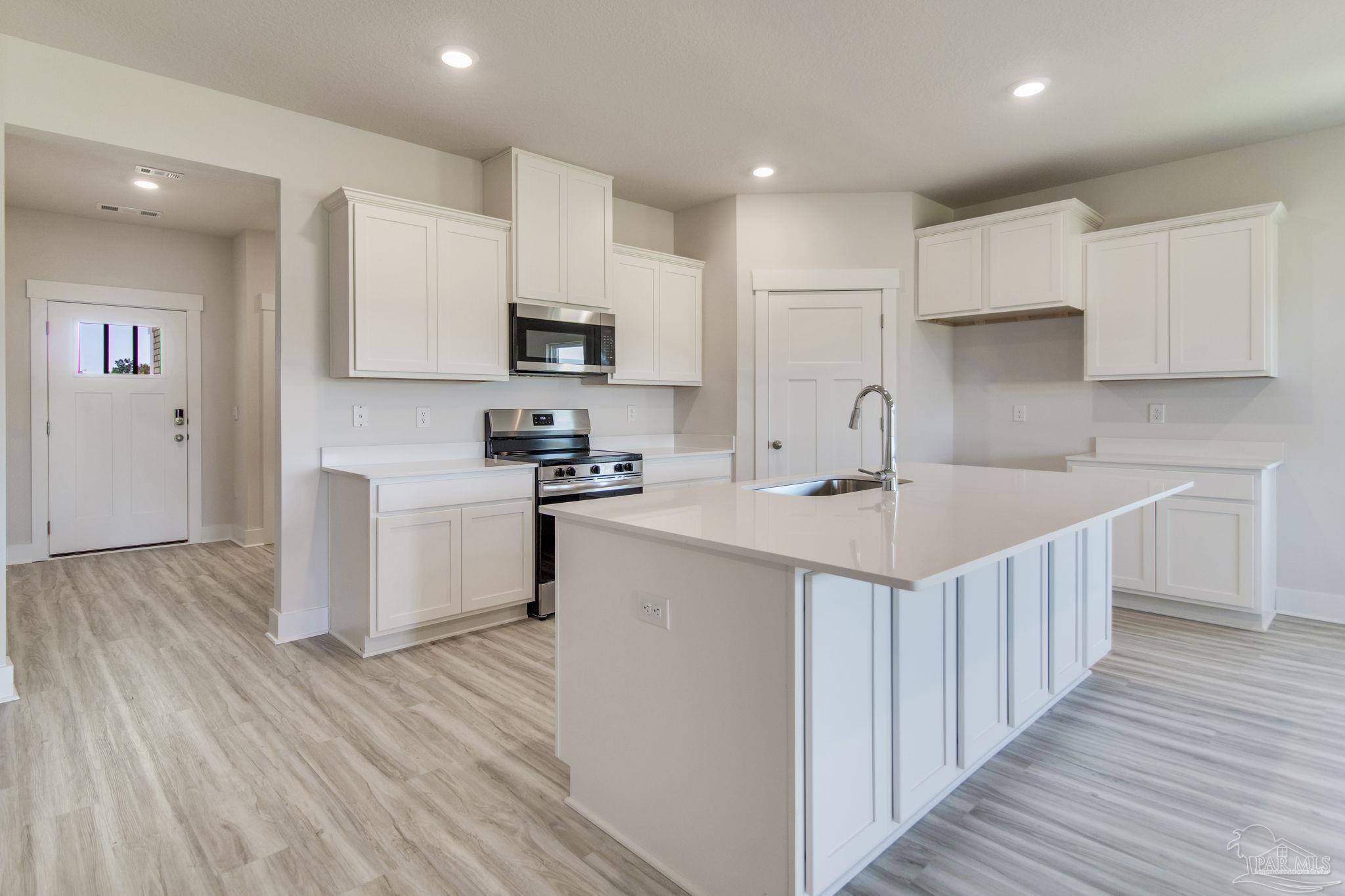 2922 Winterberry Road Cantonment, FL 32533 - Photo 4 of 45 Gallery Image 4