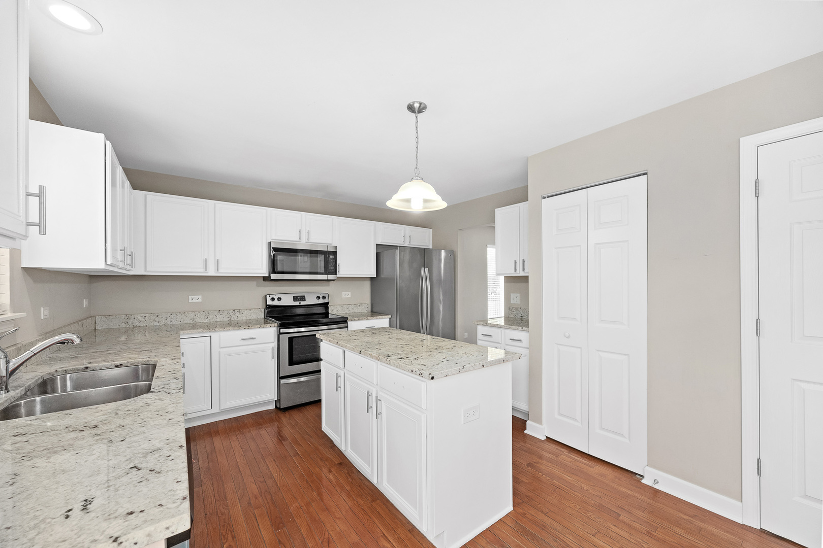 353 Foster Way Bolingbrook, IL 60440 - Photo 11 of 31