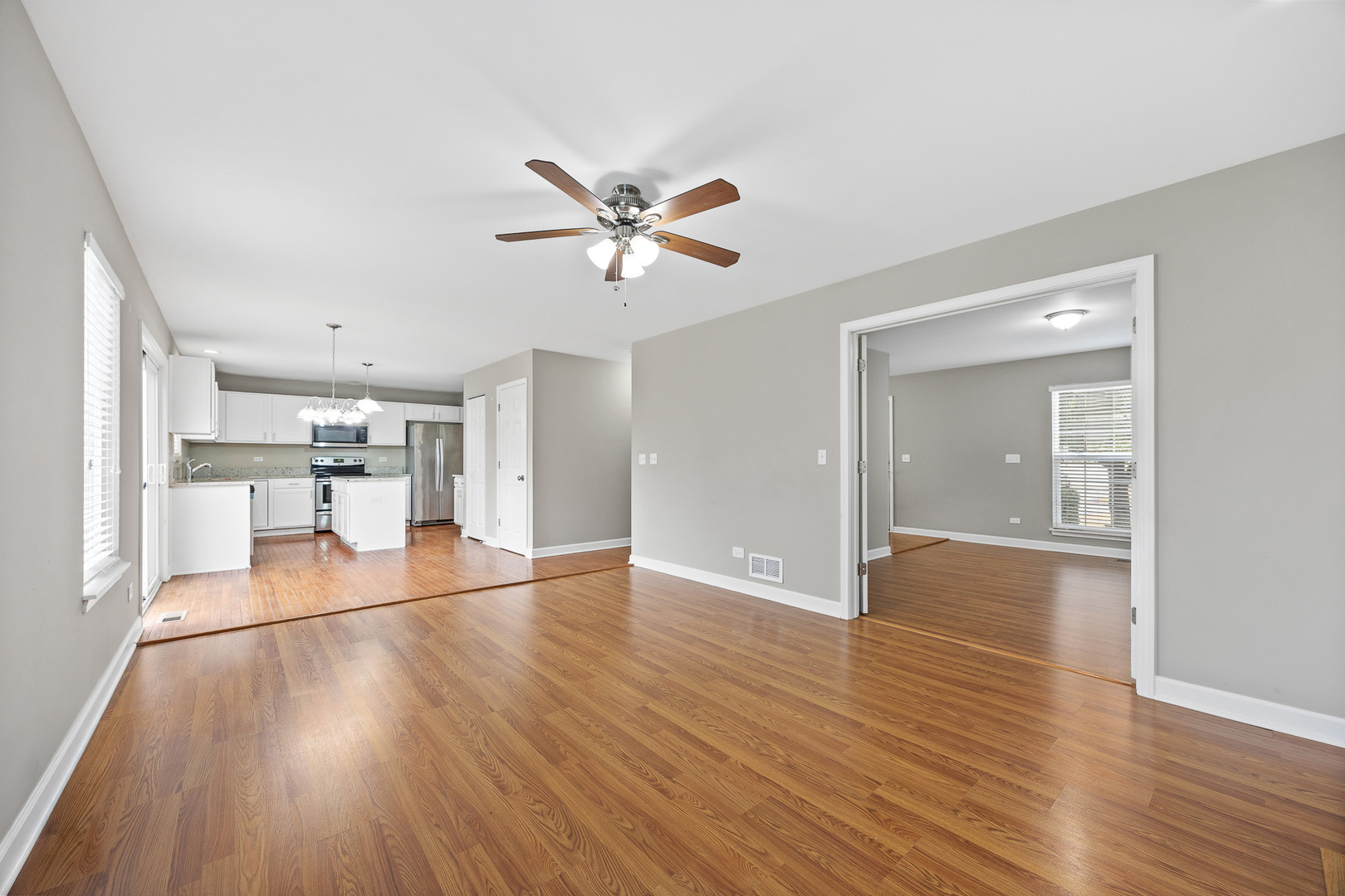 353 Foster Way Bolingbrook, IL 60440 - Photo 15 of 31