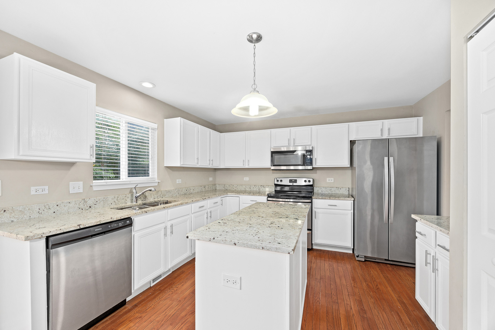 353 Foster Way Bolingbrook, IL 60440 - Photo 10 of 31