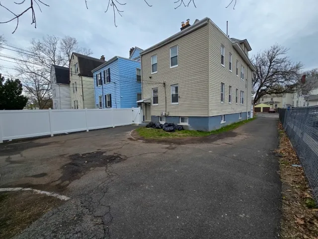 $2,600 | 10 Washington Terrace, East Orange, NJ 07017