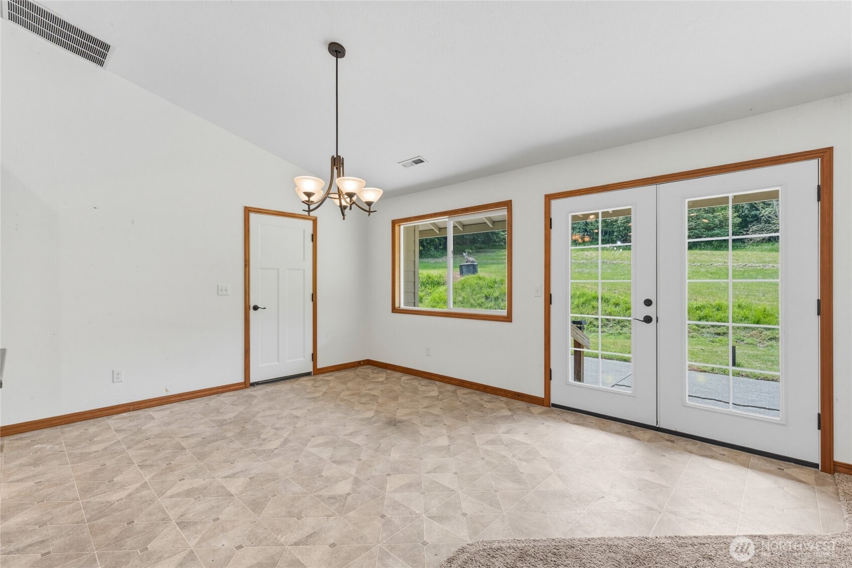521 Bodine Road Kelso, WA 98626 - Photo 19 of 36
