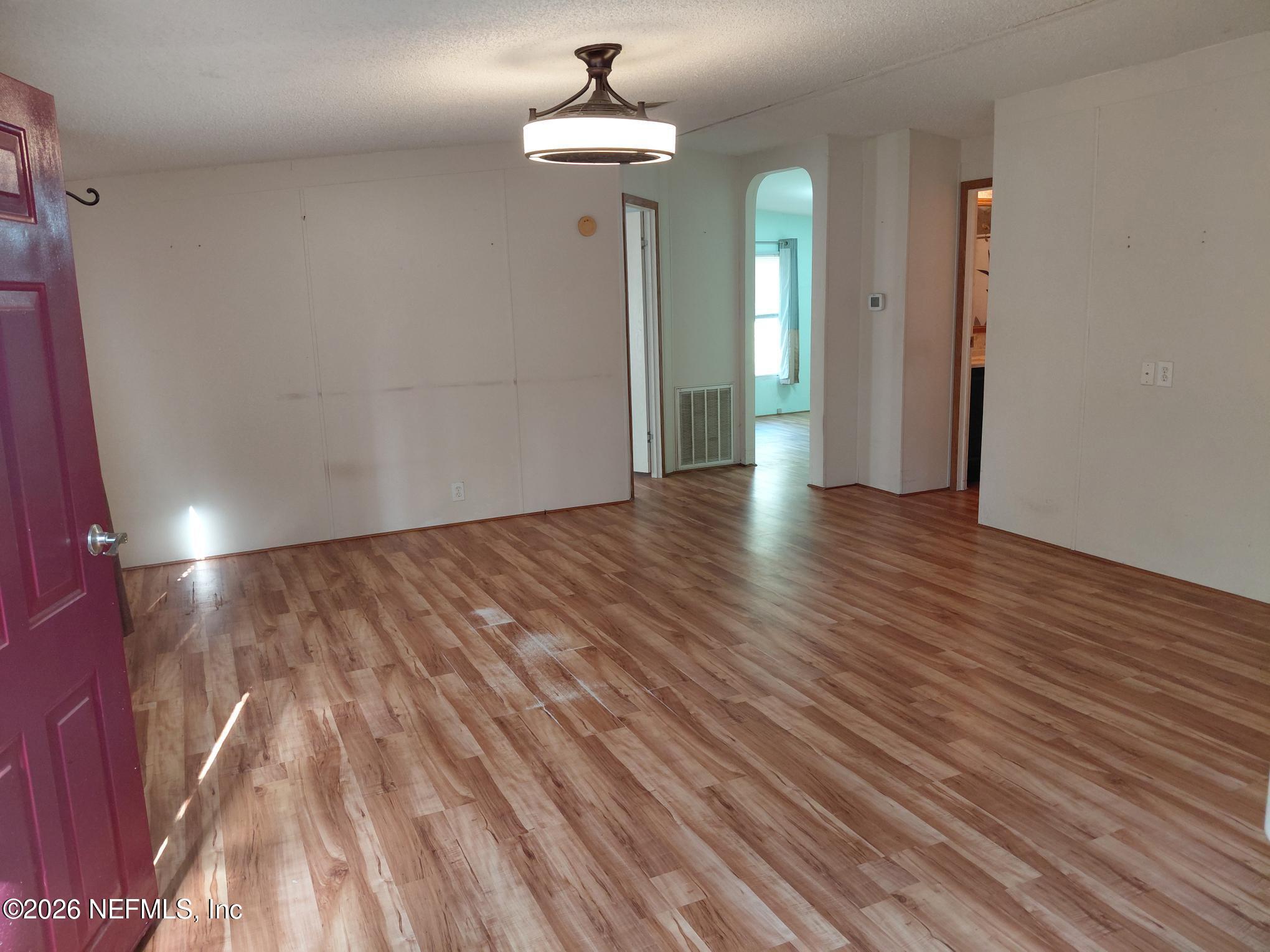 426 Carteret Road Georgetown, FL 32139 - Photo 12 of 27 426 Living Room