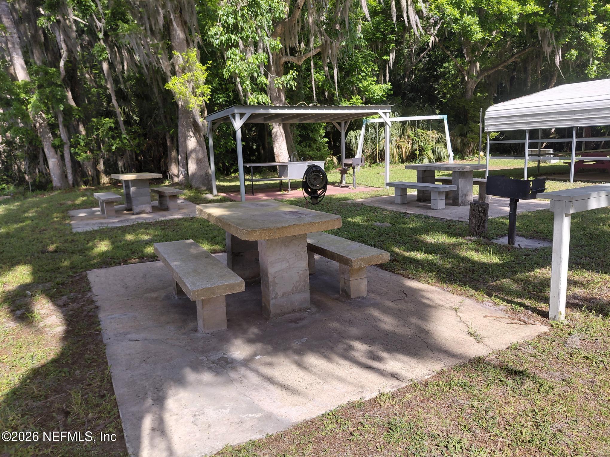 426 Carteret Road Georgetown, FL 32139 - Photo 8 of 27 426 Common area 2