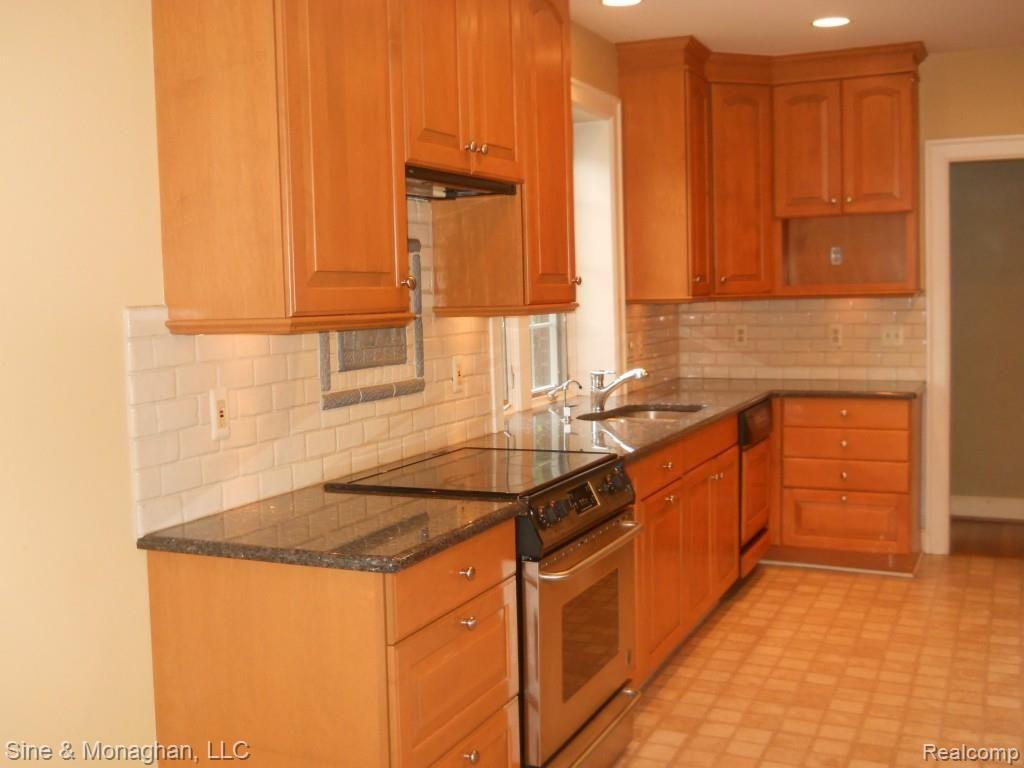 731 Lincoln Road Grosse Pointe, MI 48230 - Photo 7 of 42 DSCN0445.jpg