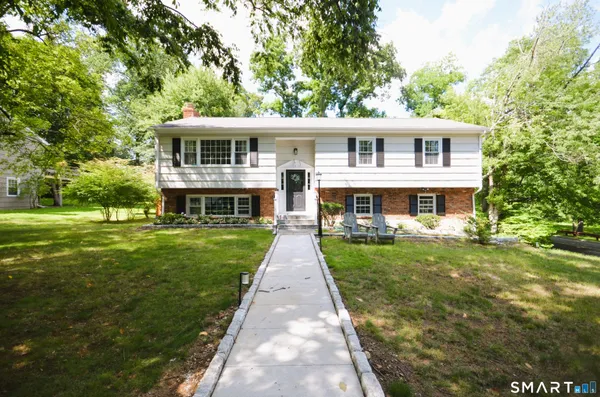 $950,000 | 5 Nyselius Place, Stamford, CT 06905