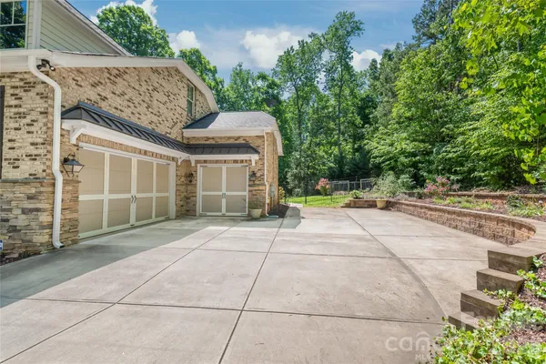 $1,295,000 | 713 Woodcliff Court, Waxhaw, NC 28173