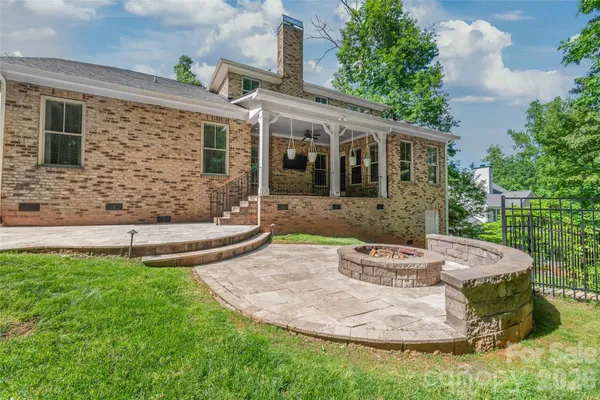 $1,295,000 | 713 Woodcliff Court, Waxhaw, NC 28173