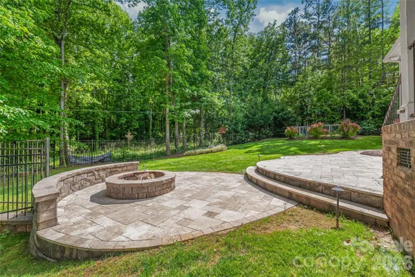 $1,295,000 | 713 Woodcliff Court, Waxhaw, NC 28173