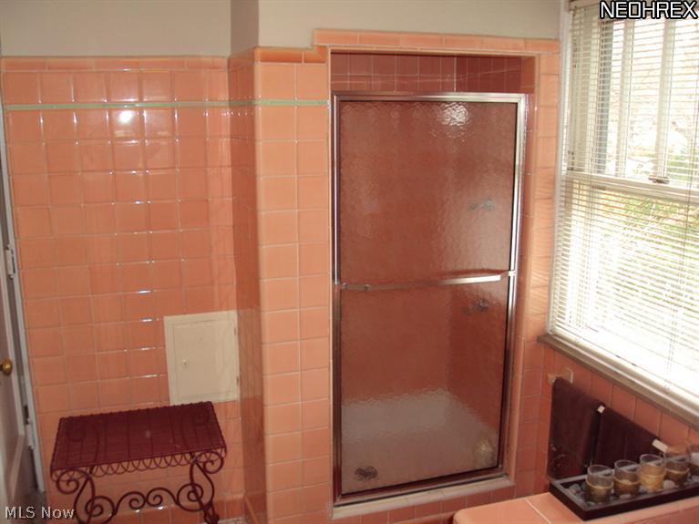 3031 Somerton Road Cleveland, OH 44118 - Photo 12 of 22 Gallery Image 12