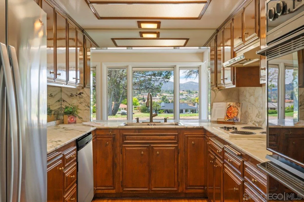 12384 Grandee Road San Diego, CA 92128 - Photo 16 of 48