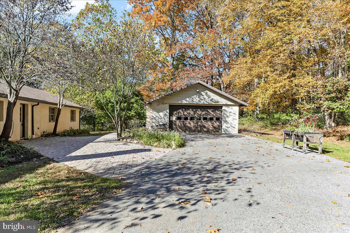 202 Creek Road Lincoln University, PA 19352 - Photo 12 of 18 Garage
