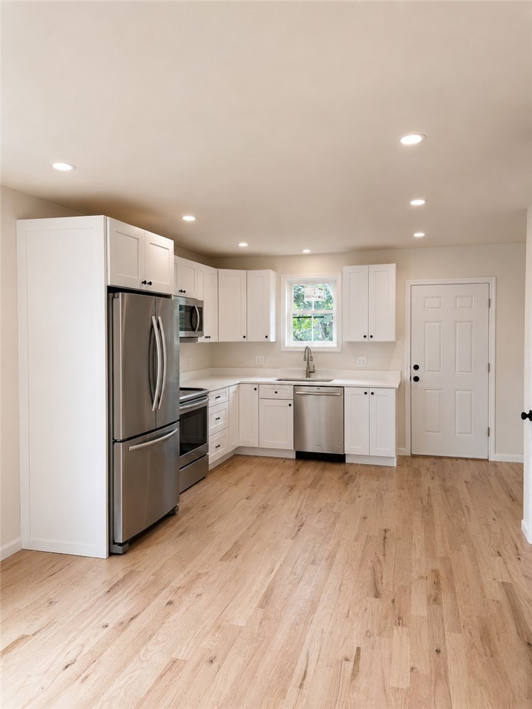 4 Donelson Street Providence, RI 02908 - Photo 3 of 7