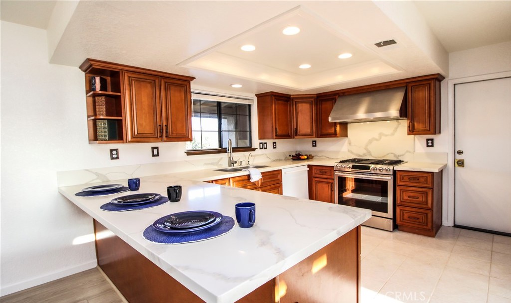 6736 Summit Valley Road Hesperia, CA 92345 - Photo 6 of 22