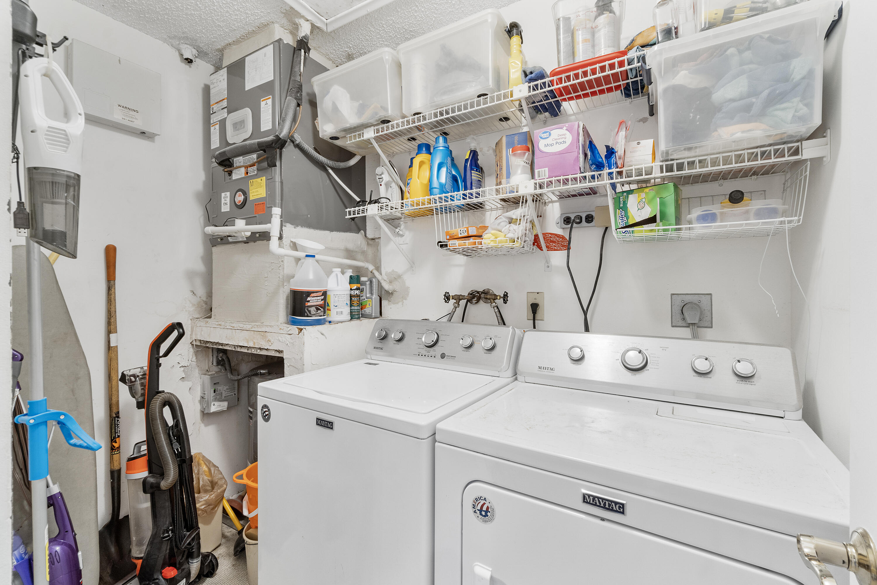 10900 Waterberry Court Boca Raton, FL 33498 - Photo 25 of 28 a utility room with dryer and washer