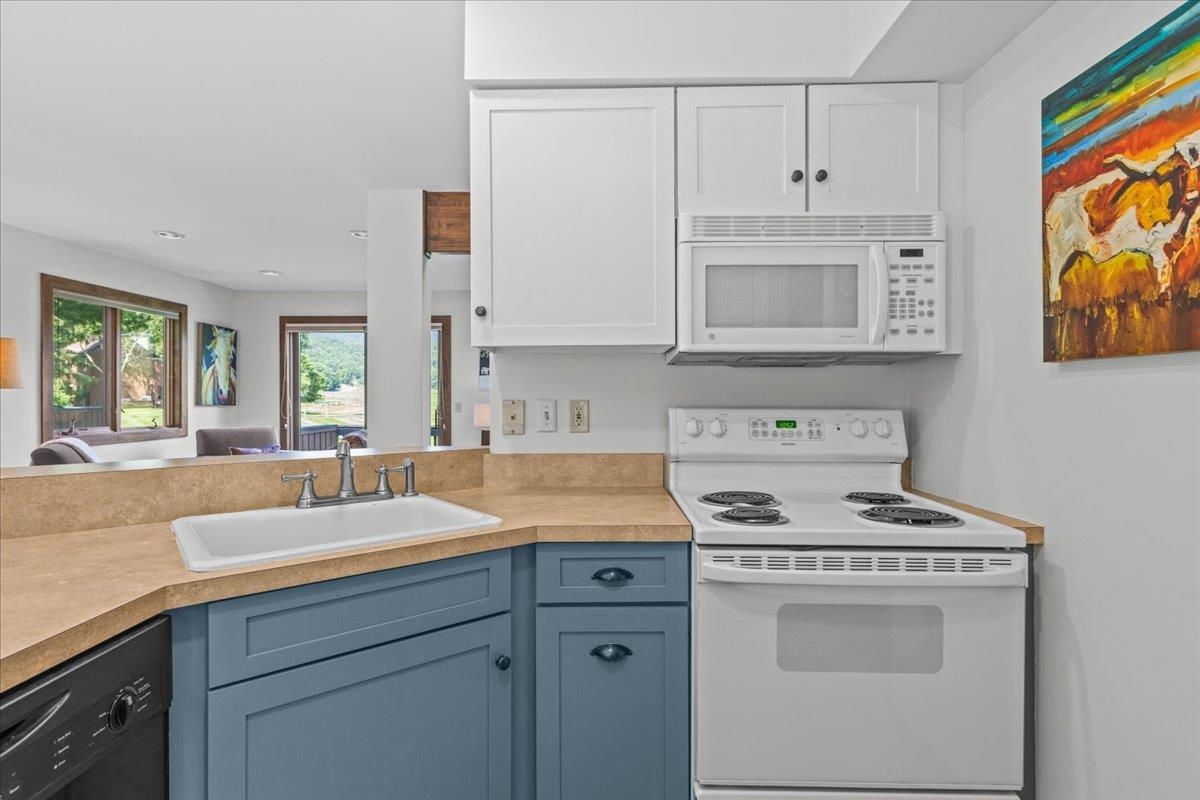 70 Field Road, Unit 5 Stowe, VT 05672 - Photo 13 of 51