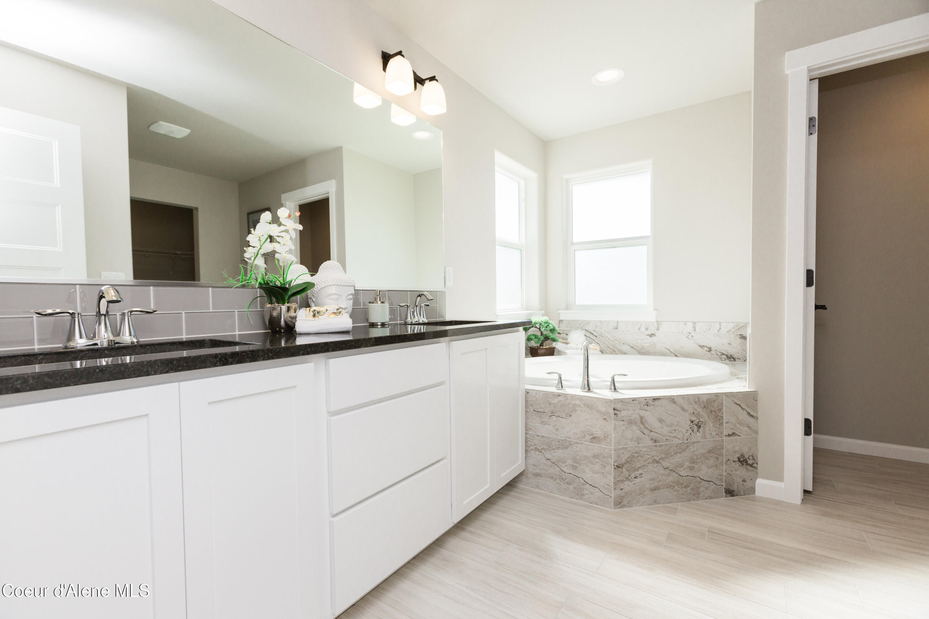 3328 North Segar Loop Post Falls, ID 83854 - Photo 16 of 30 (16) Stock Master Bathroom