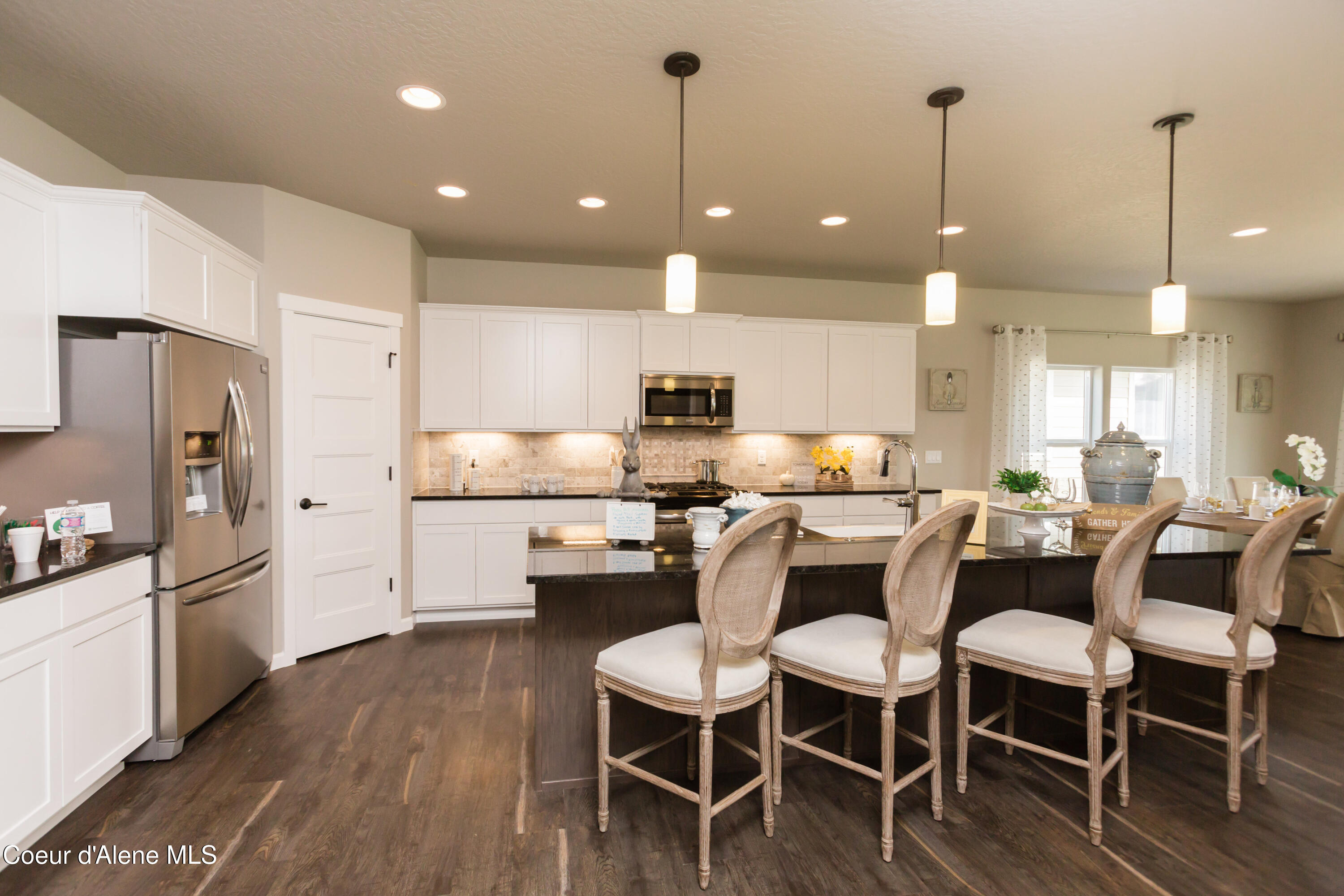 3328 North Segar Loop Post Falls, ID 83854 - Photo 4 of 30 (4) Stock kitchen