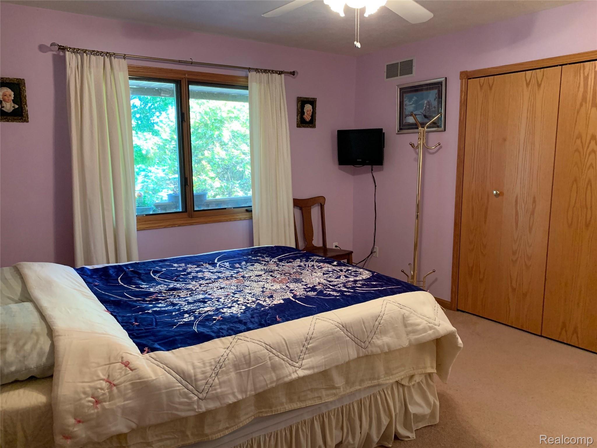 3831 Norton Road Howell, MI 48843 - Photo 24 of 44 master 2.jpg