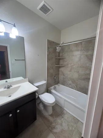 $2,100 | 737 Montclair Mist Lane, La Marque, TX 77568