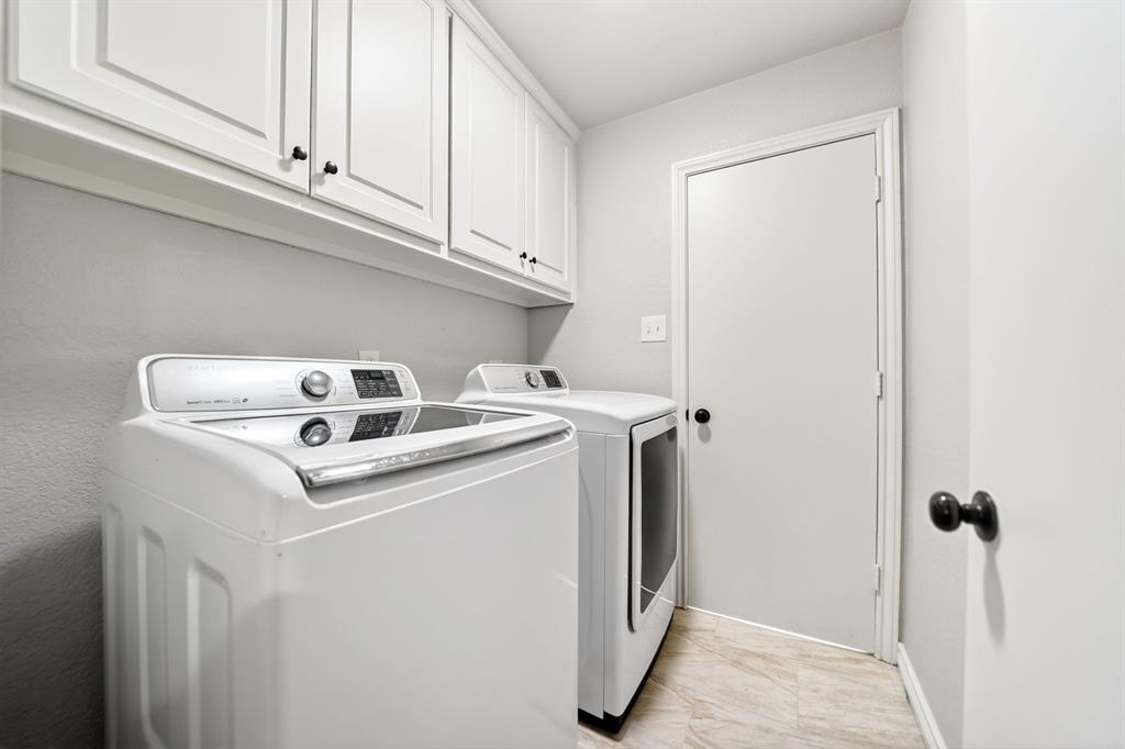 1538 Signal Ridge Place, Unit 1538 Rockwall, TX 75032 - Photo 27 of 37 Dedicated Laundry room