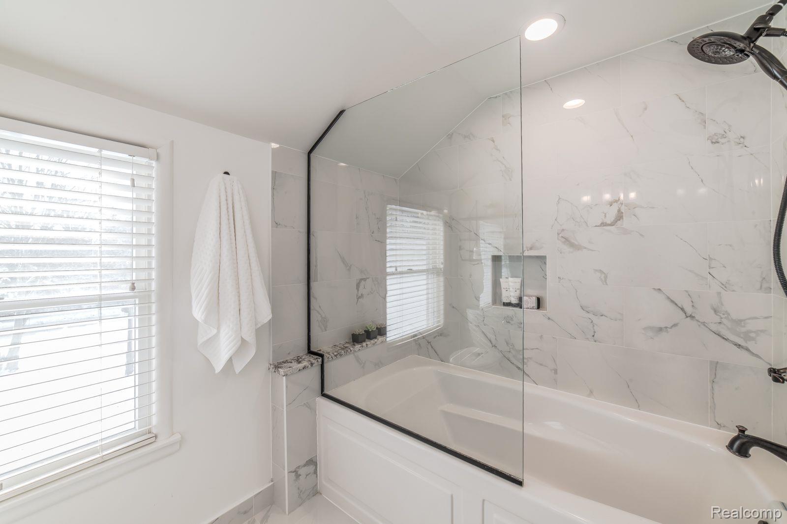 6195 Middle Lake Road Clarkston, MI 48346 - Photo 54 of 64 Full Bath View 2