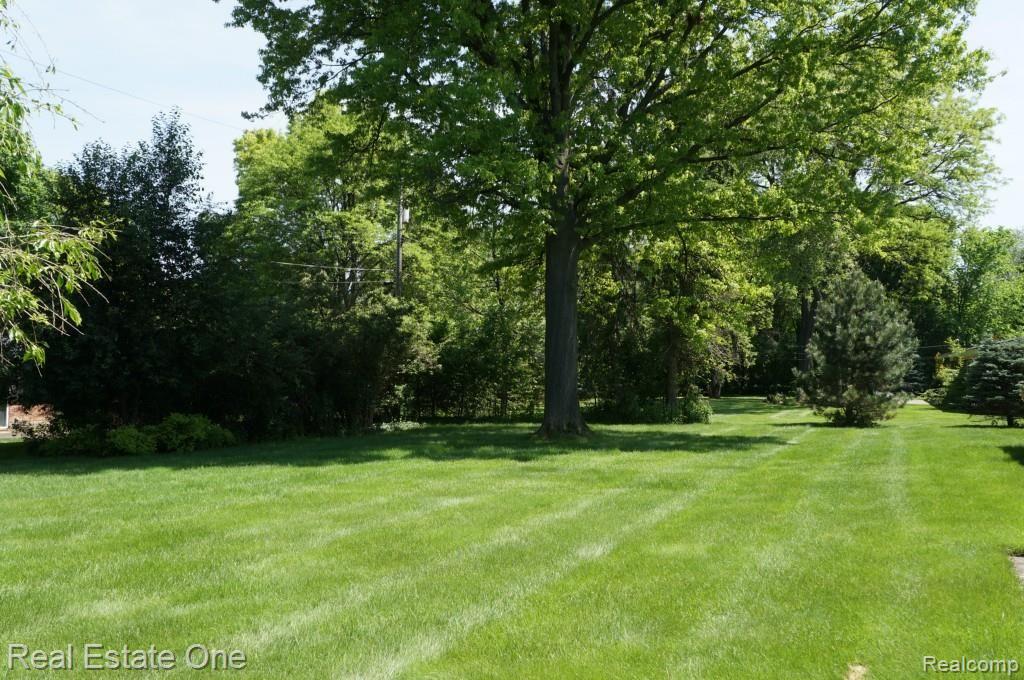 5731 Burnham Road Bloomfield Hills, MI 48302 - Photo 3 of 14 DSC02371.jpg