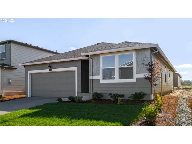 $444,995 | 348 Greencrest Street Northeast, Salem, OR 97301