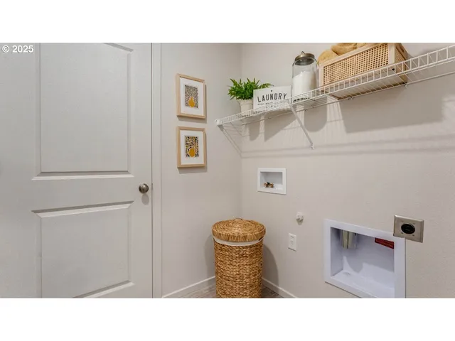 $444,995 | 348 Greencrest Street Northeast, Salem, OR 97301